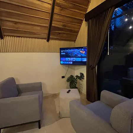 River Paradise Chalet With Private Jacuzzi